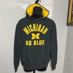 UofM Go Blue Wolverines Medium Campus Heritage Hoodie Sweatshirt